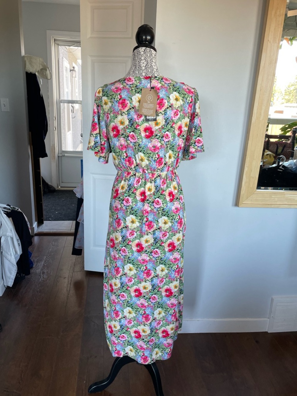 NWT Vero Moda Summer Floral Midi Dress With Slit and Flutter Sleeves. Medium. - Picture 8 of 11